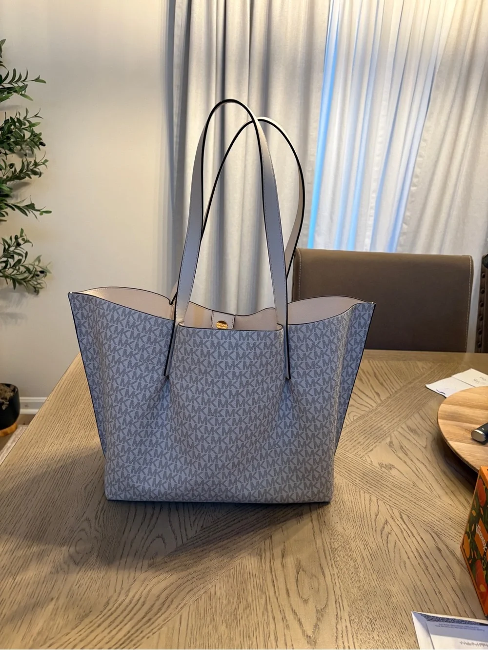 Michael Kors stylish michael